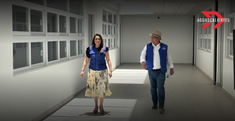 Tere Jiménez supervisa obras en la Universidad Intercultural para la Igualdad